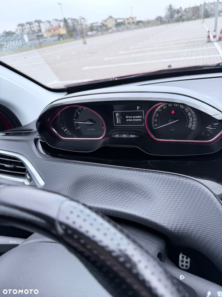 Peugeot 2008 1.2 Pure Tech Allure S&S EAT6 - 15