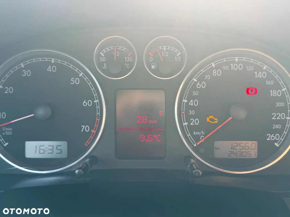 Volkswagen Passat - 8
