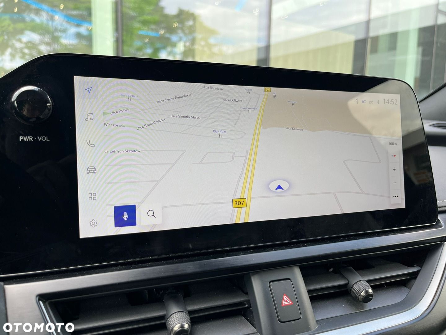 Lexus UX - 10