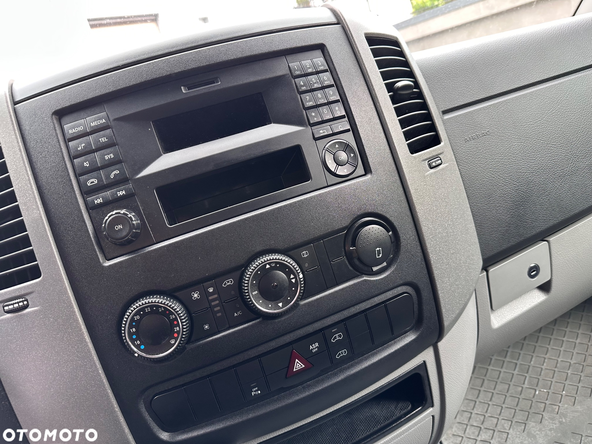 Mercedes-Benz SPRINTER - 17