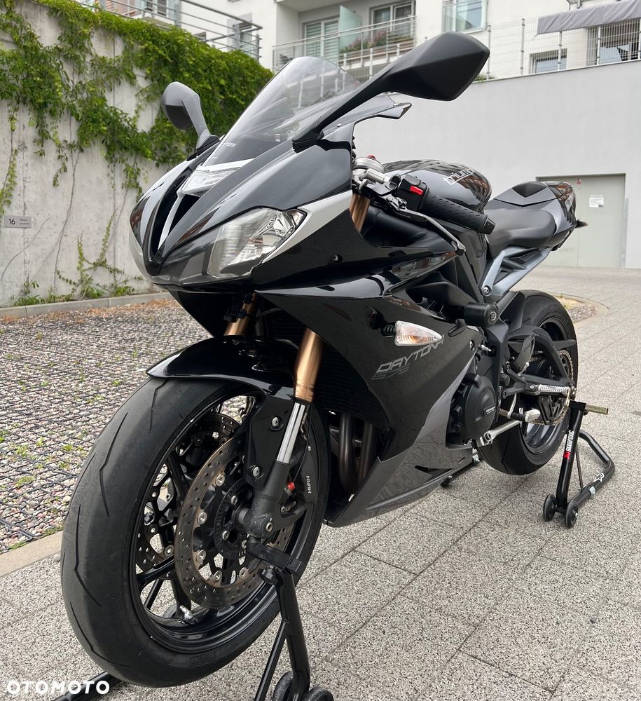 Triumph Daytona - 7