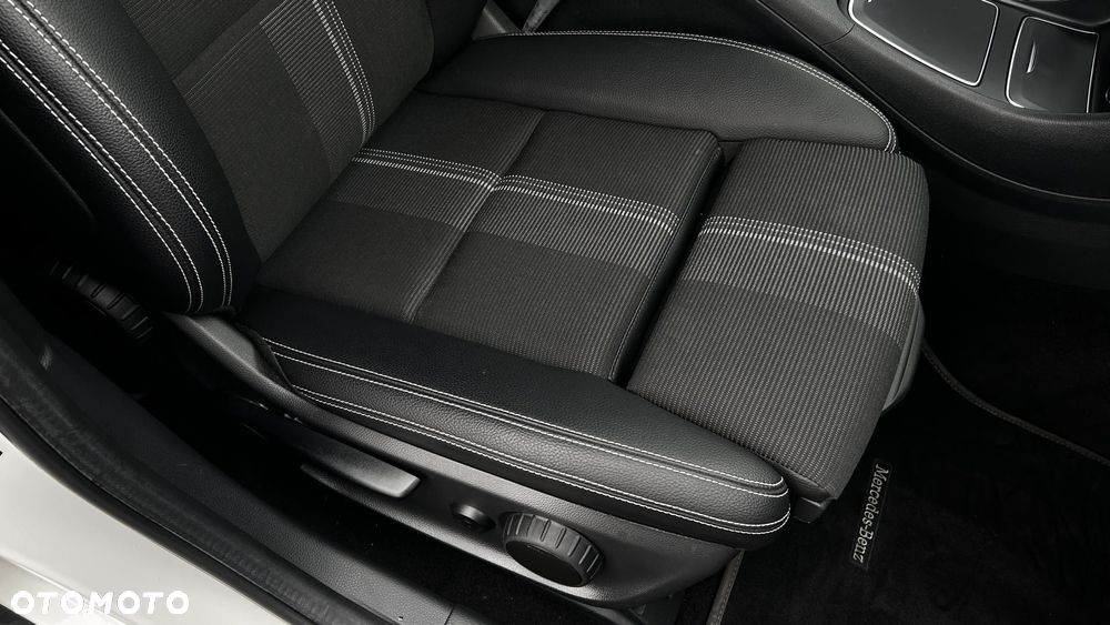 Mercedes-Benz GLA - 25