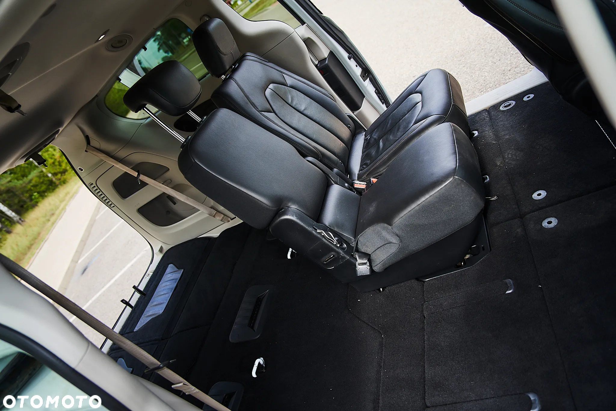 Chrysler Pacifica - 29
