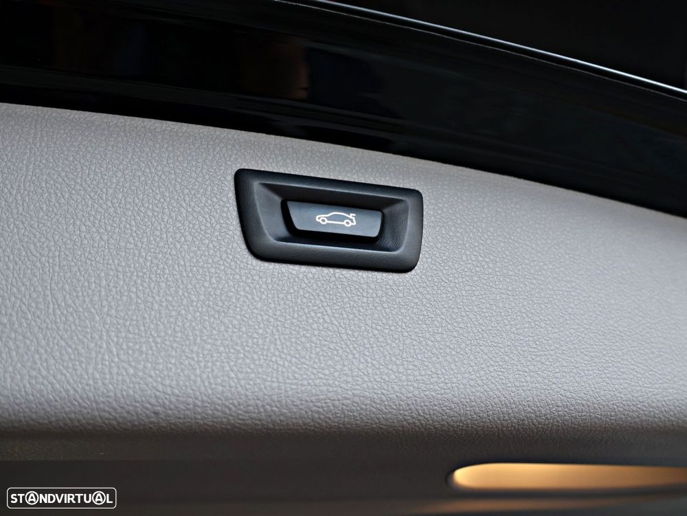 BMW 320 d Touring Advantage Auto - 33