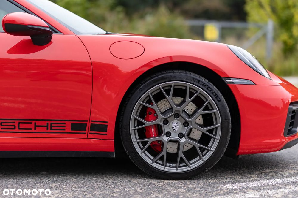 Porsche 911 Carrera 4S - 7