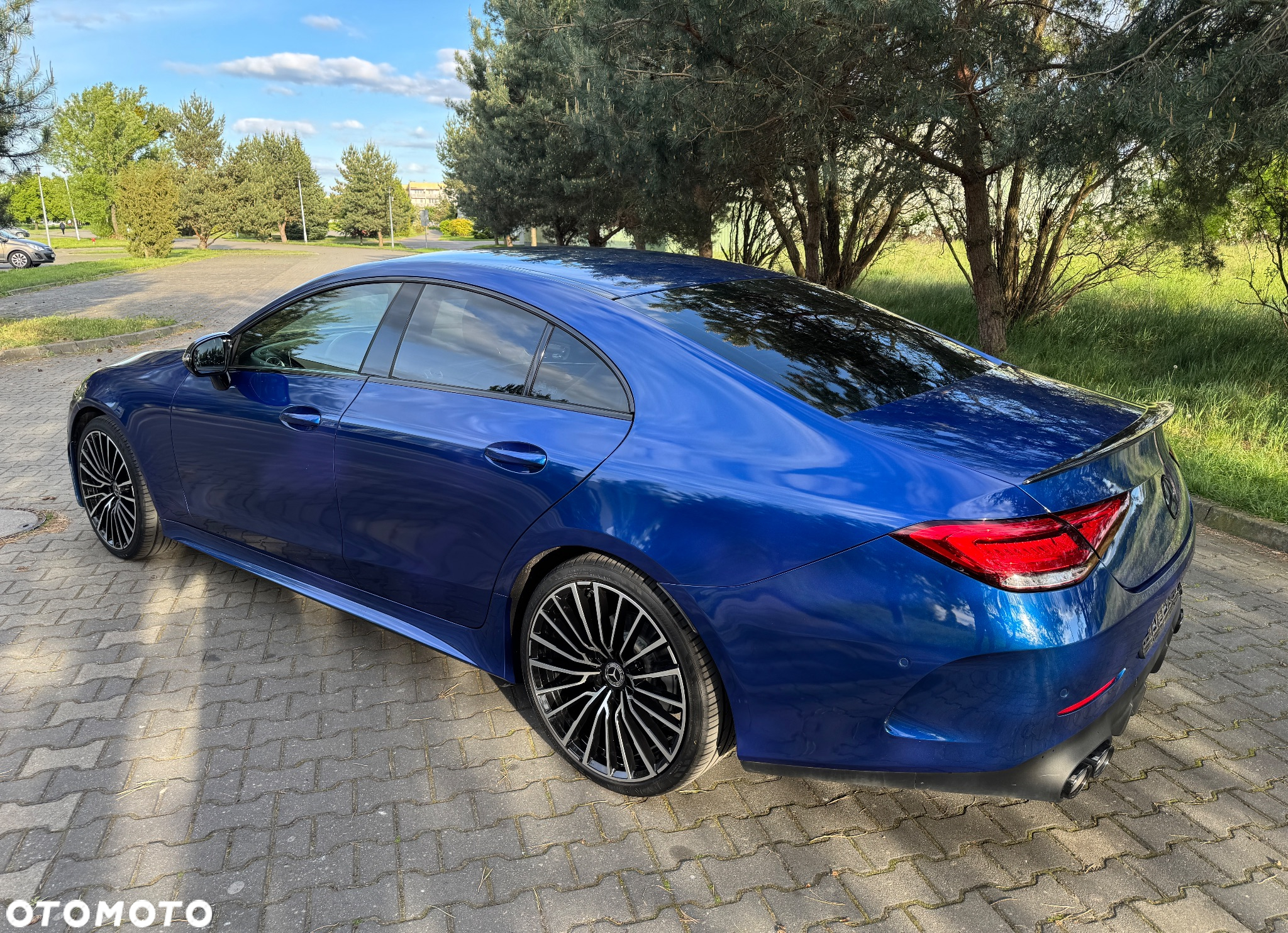 Mercedes-Benz CLS 300 d 4Matic 9G-TRONIC AMG Line - 3