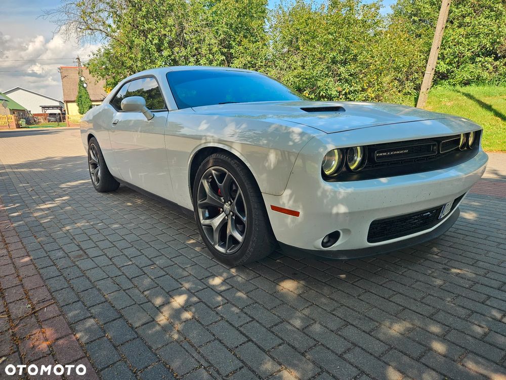 Dodge Challenger - 2