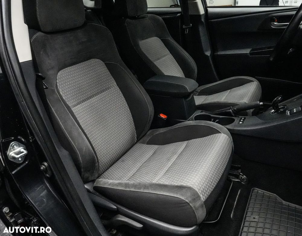 Toyota Auris 1.8 L VVT-i Hybrid Sol + - 14