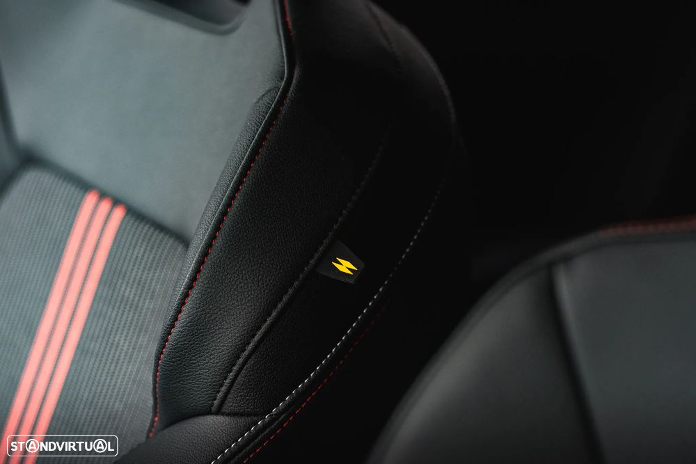 Renault Clio 1.0 TCe RS Line - 26