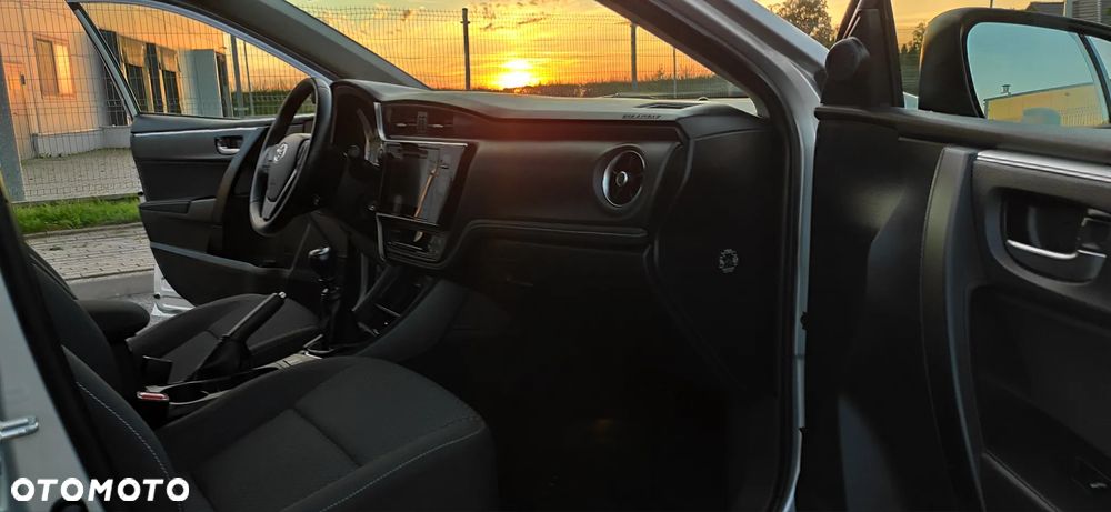 Toyota Corolla 1.6 Comfort - 28