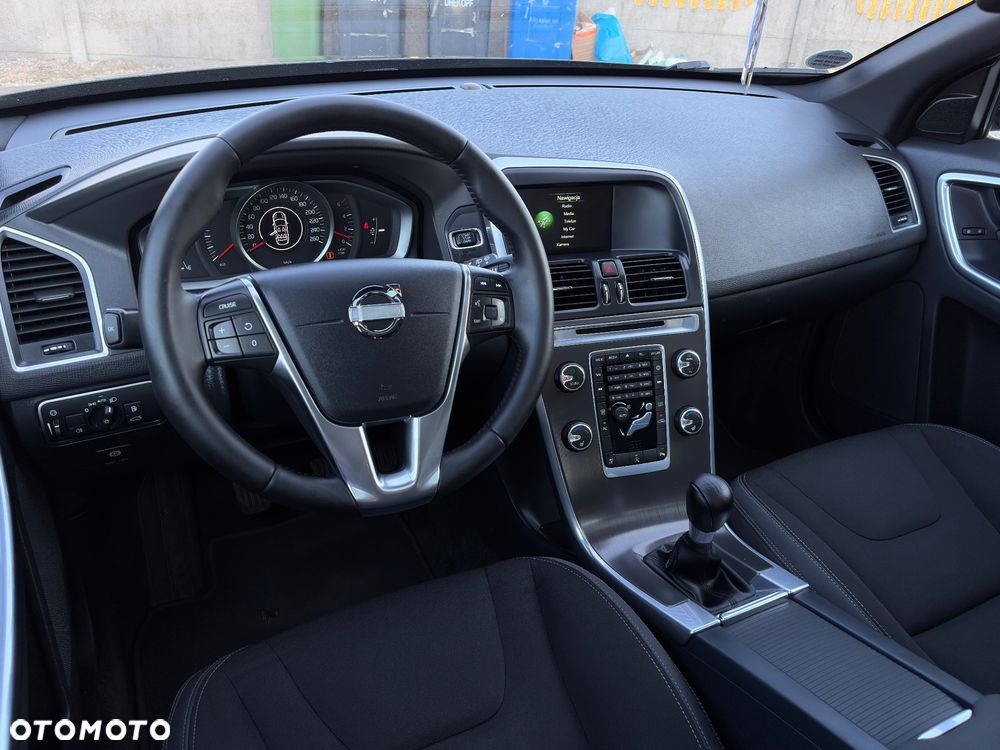 Volvo XC 60 D3 R-Design Momentum - 28