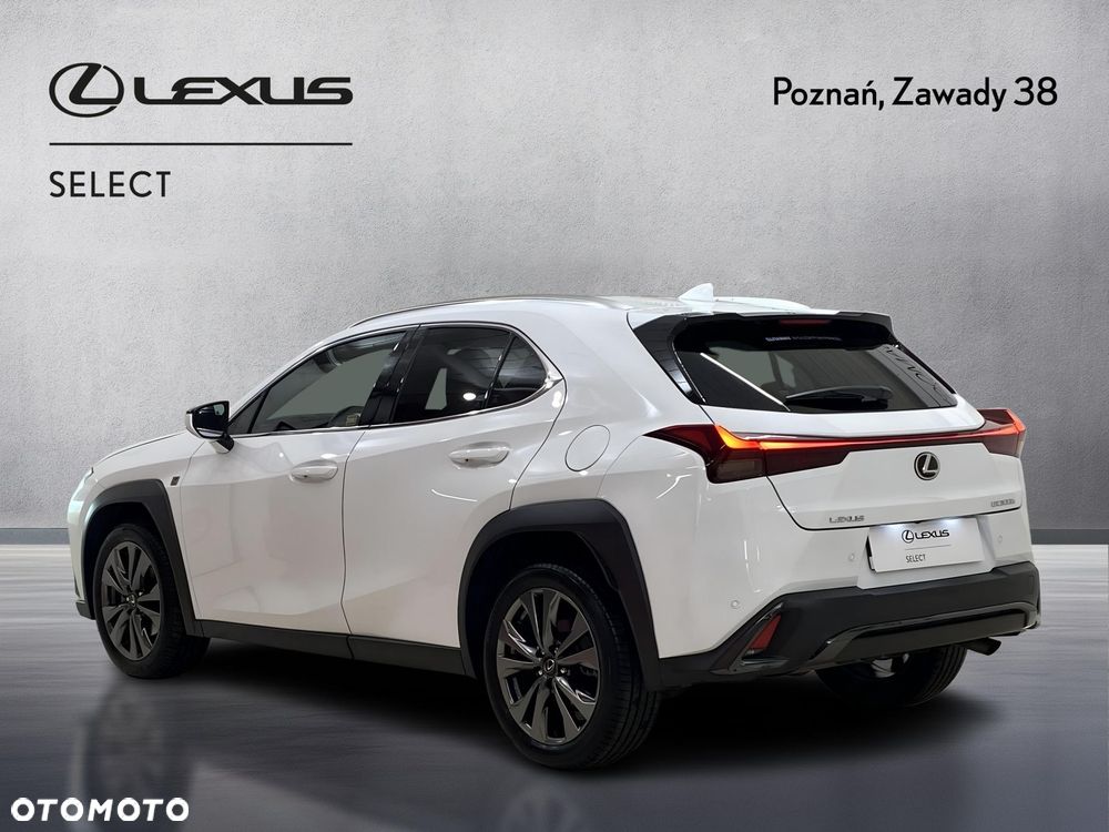 Lexus UX 300h F Sport Design - 9