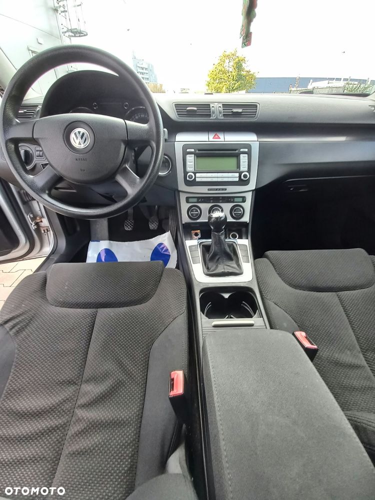 Volkswagen Passat - 19