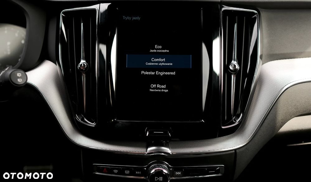 Volvo XC 60 T6 AWD Geartronic RDesign - 32