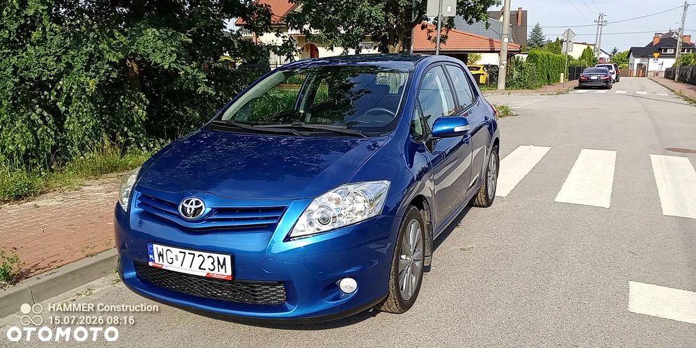 Toyota Auris 1.8 Premium - 23