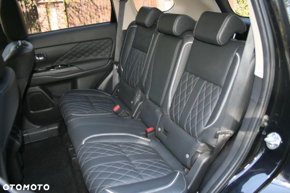 Mitsubishi Outlander - 31