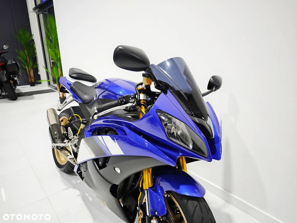 Yamaha R6 - 6