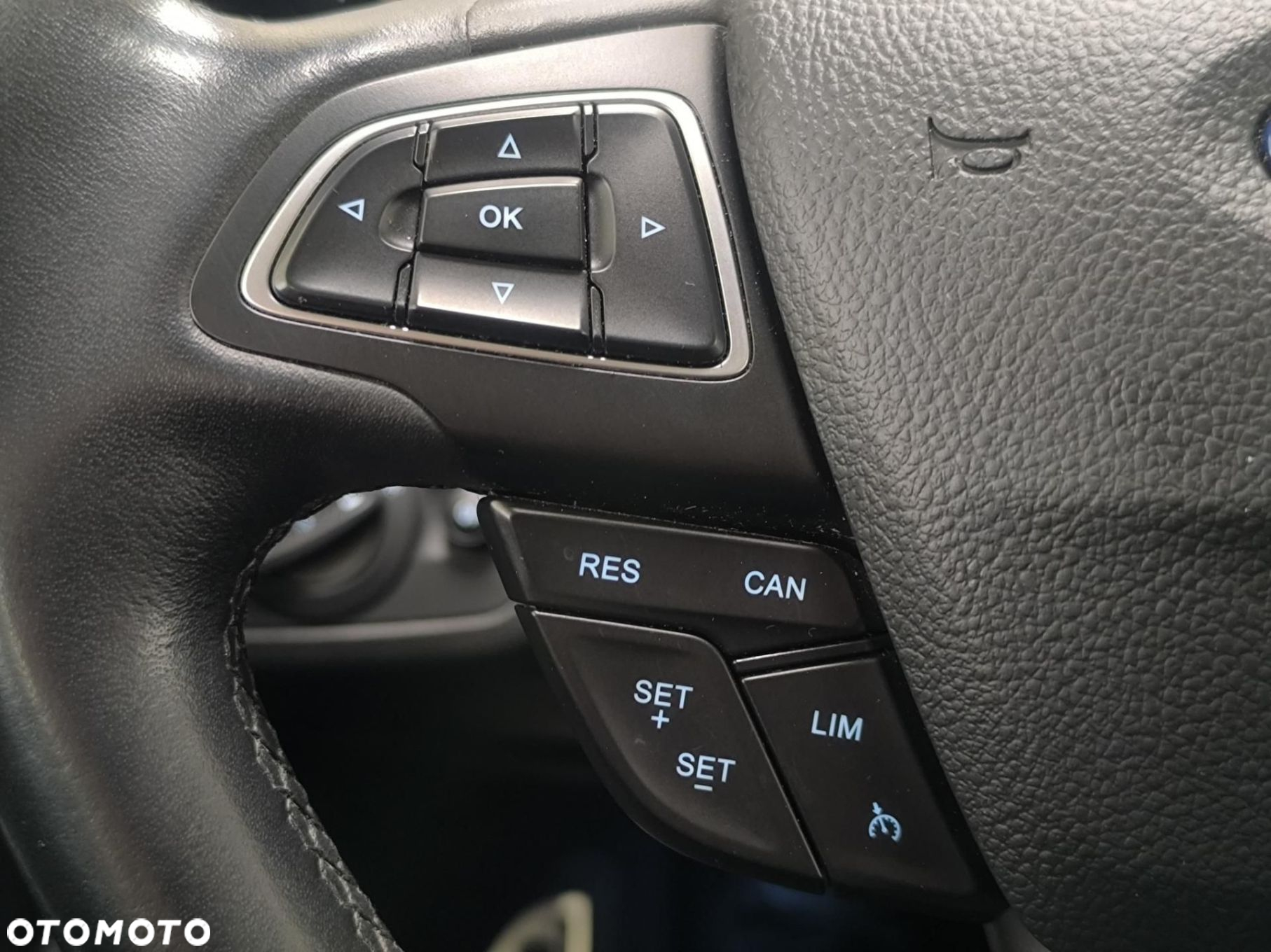 Ford Kuga - 18
