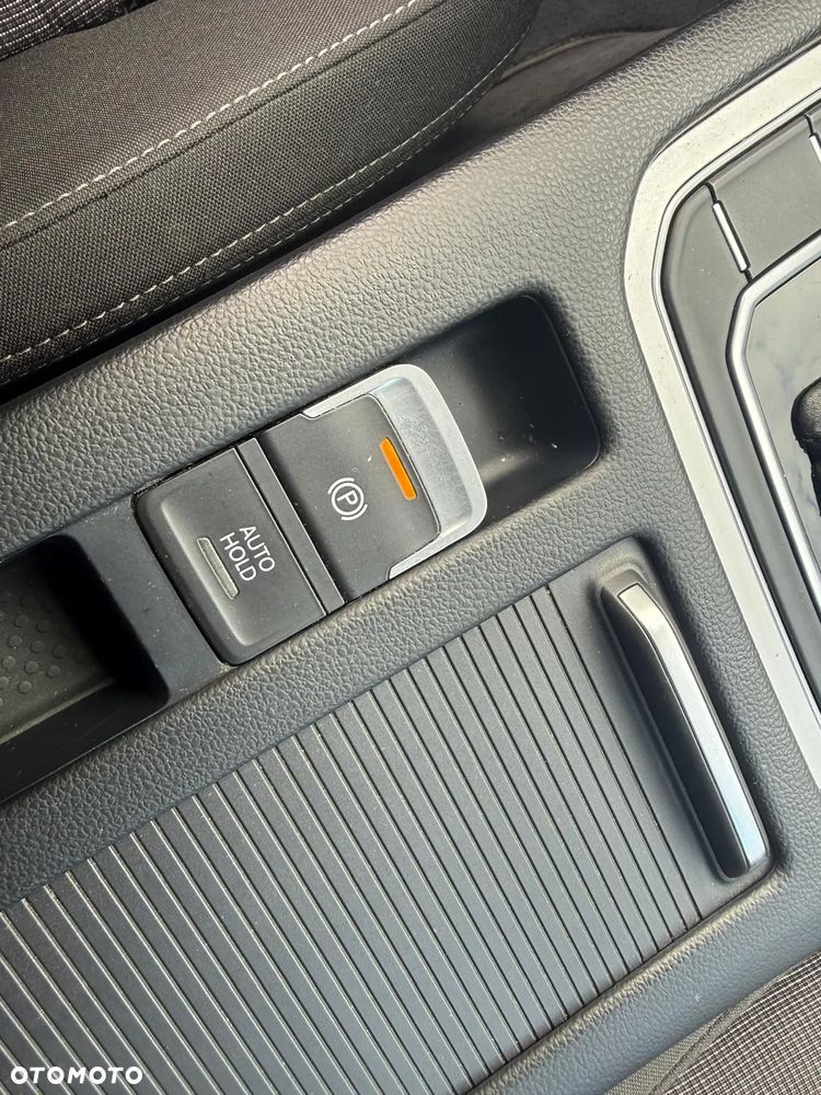 Volkswagen Passat 2.0 TDI (BlueMotion Technology) DSG Highline - 23