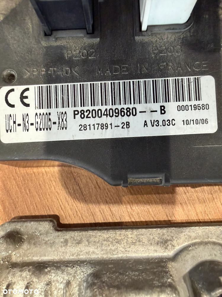 Trafic  Vivaro 2,0 DCI E4 06r zestaw startowy 0281012658 - 3