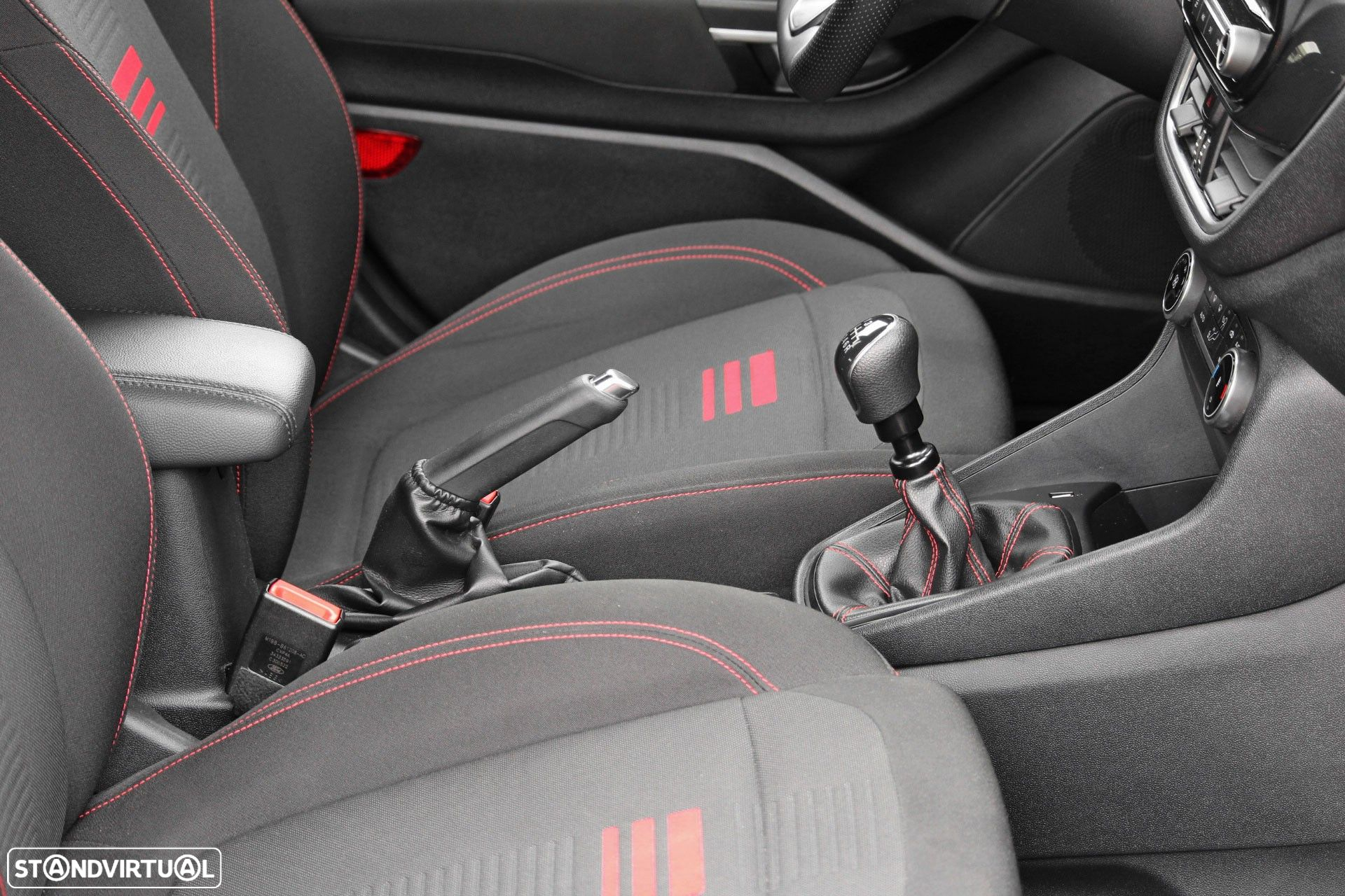 Ford Fiesta 1.0 EcoBoost MHEV ST-Line - 13