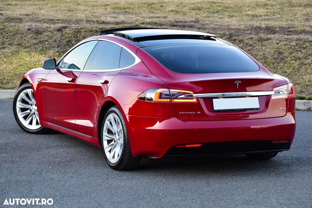 Tesla Model S - 4