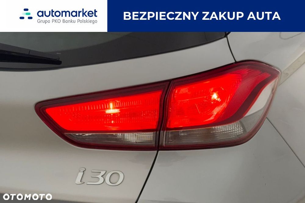 Hyundai i30 1.5 DPI Classic + - 8