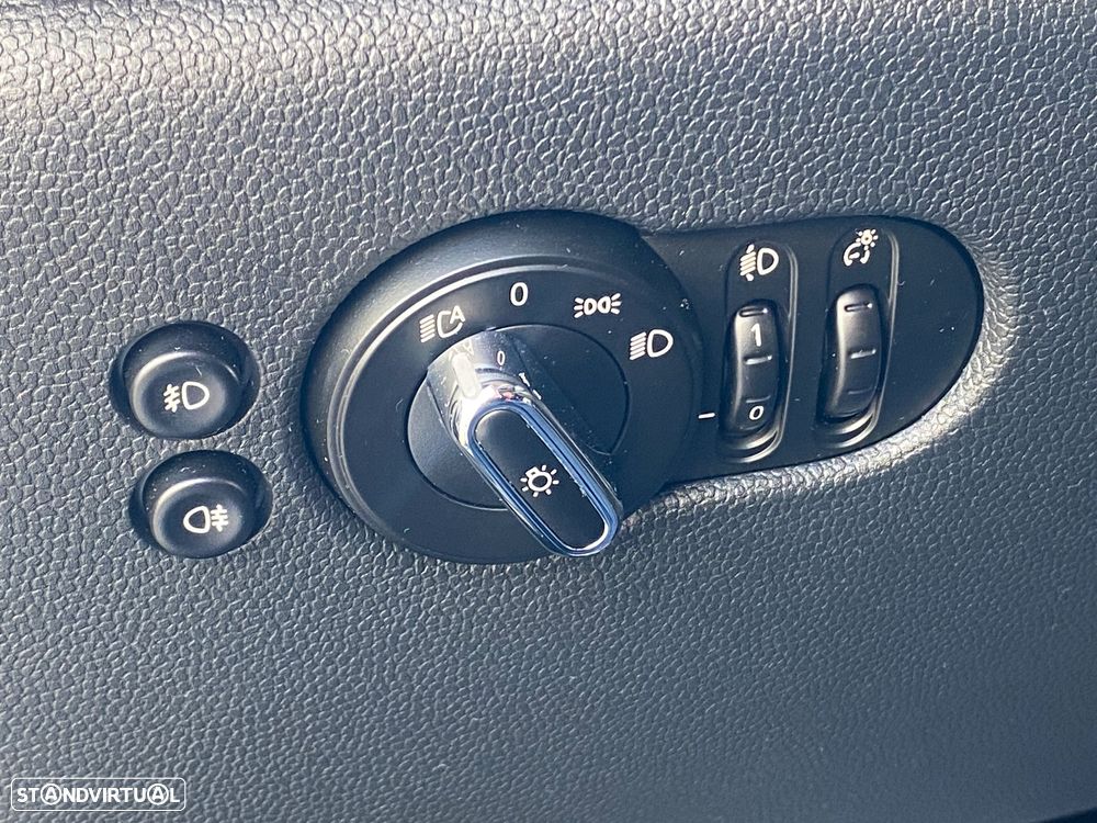 MINI 3 Portas Cooper D Auto - 27