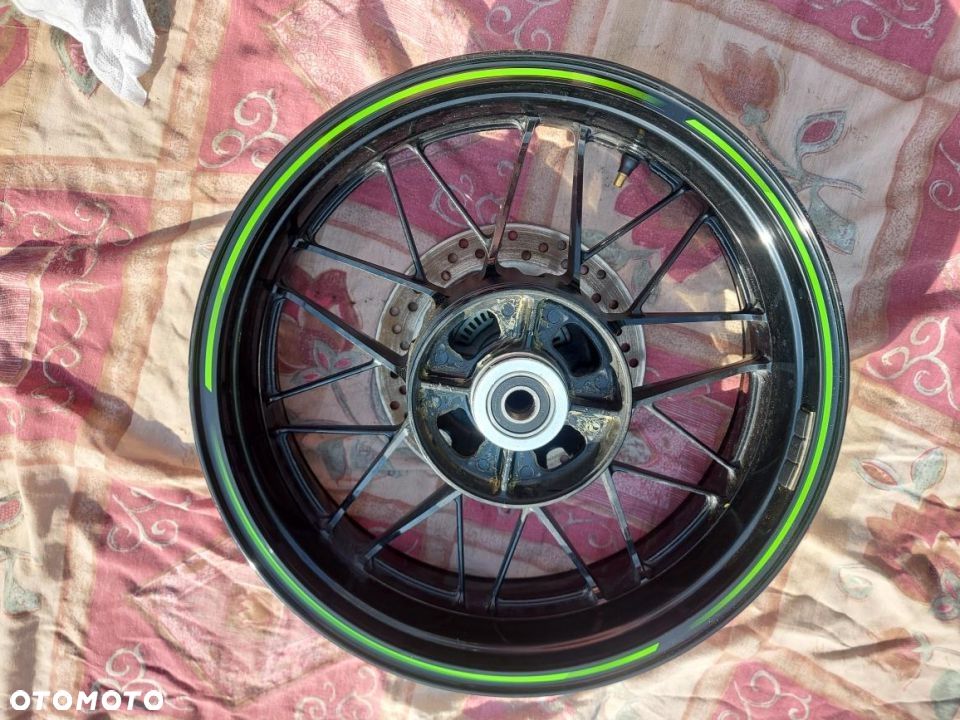 Kawasaki Z900 RS felga tył tarcz - 2