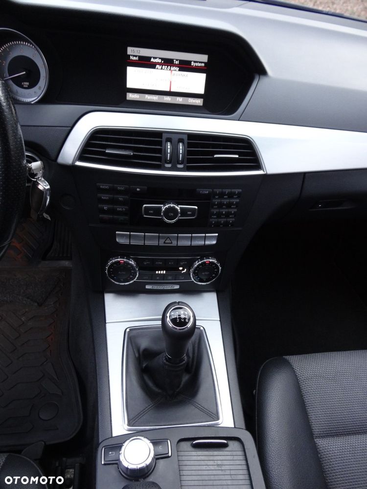 Mercedes-Benz Klasa C 180 Kompressor BlueEFFICIENCY Avantgarde - 21