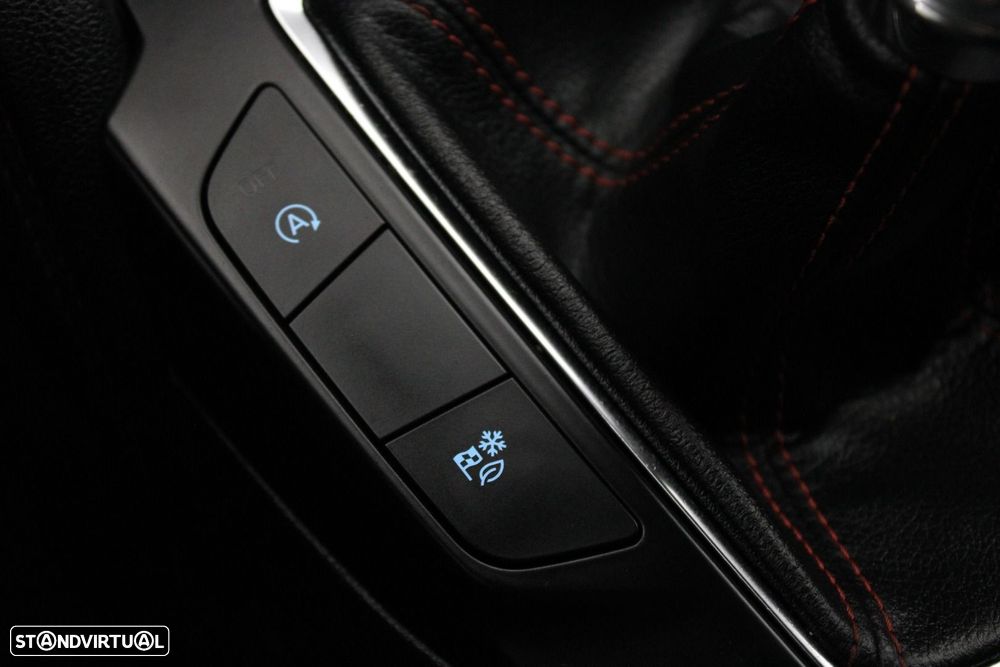 Ford Kuga 1.5 EcoBoost ST-Line - 28