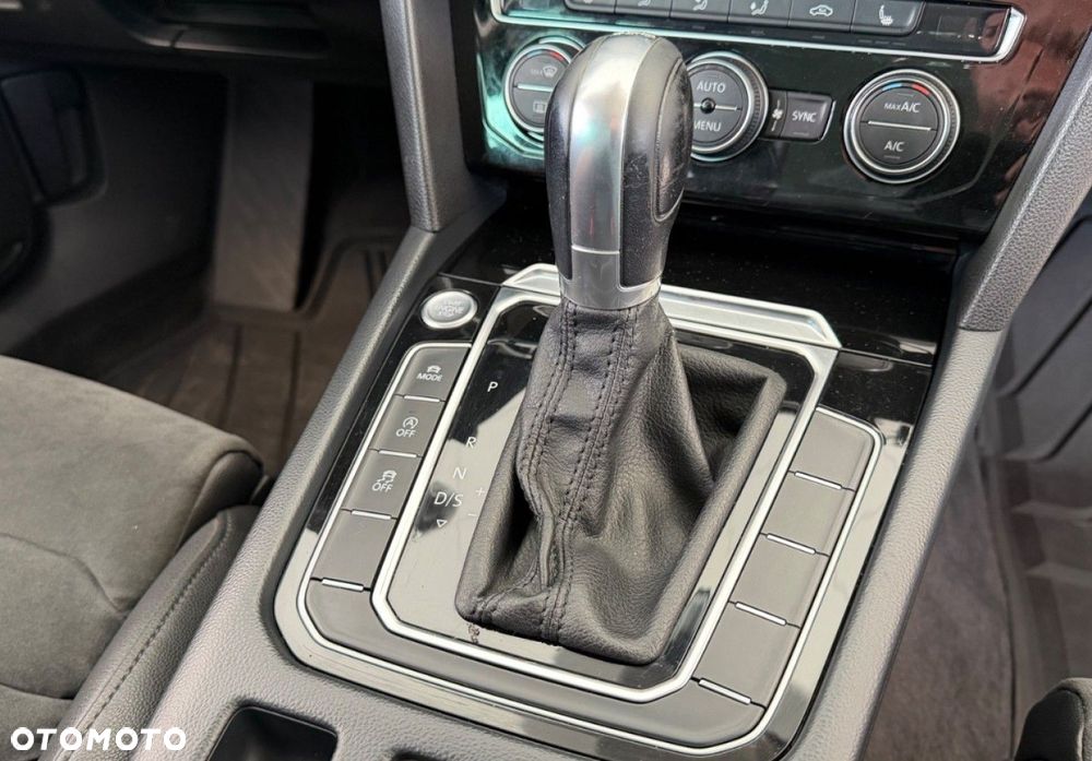 Volkswagen Passat - 19