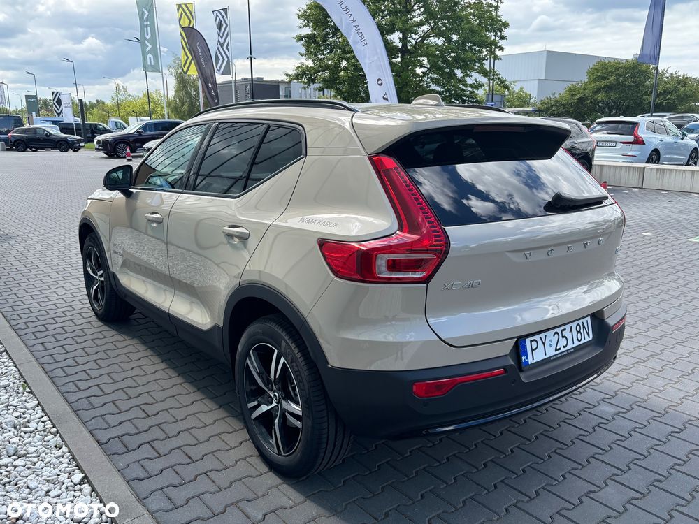 Volvo XC 40 B3 Plus Dark - 9