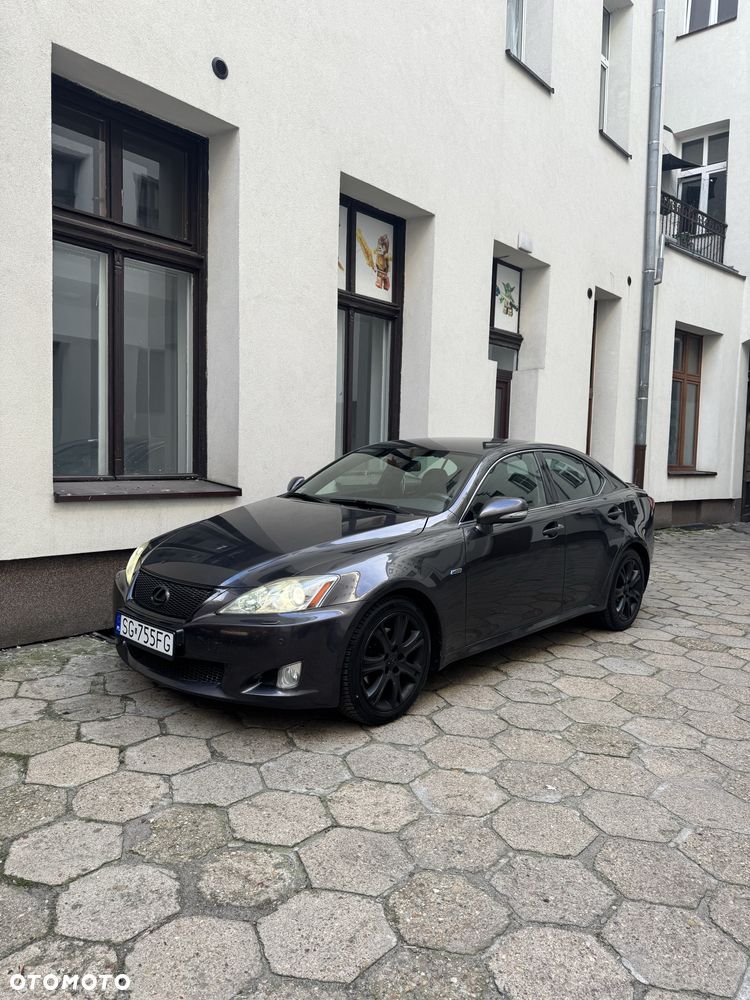 Lexus IS - 4