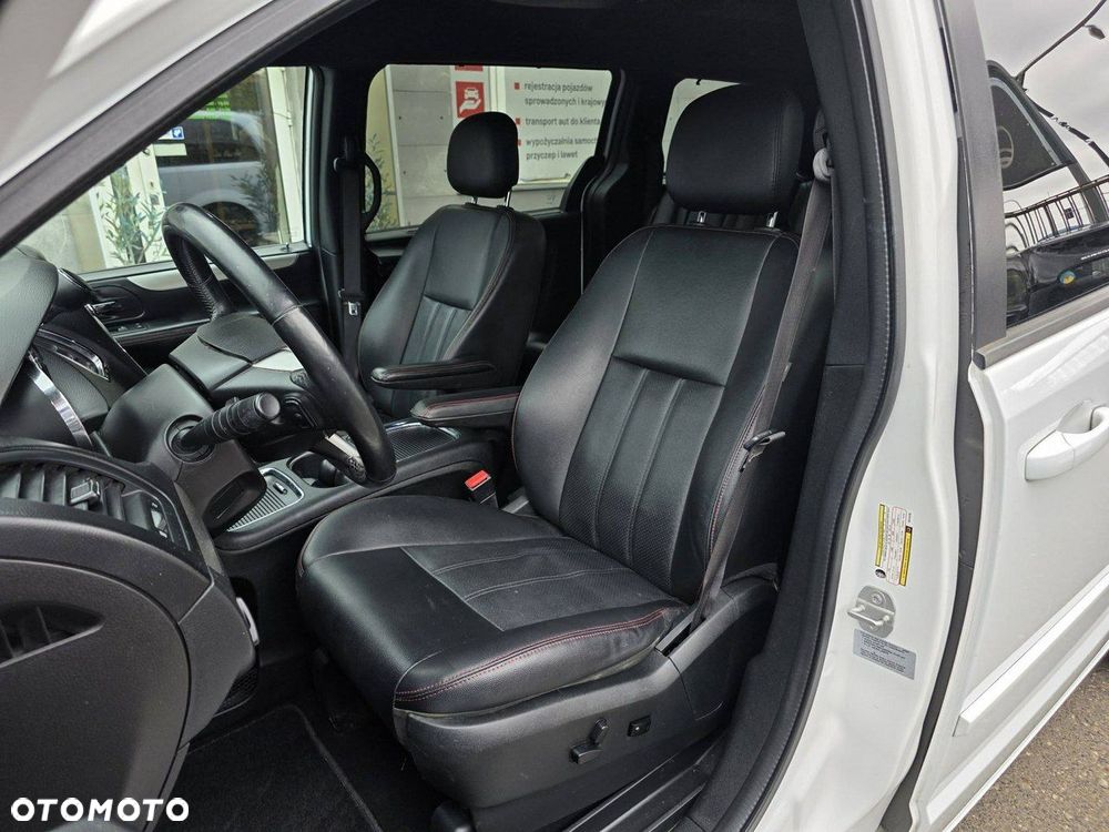 Dodge Grand Caravan - 6