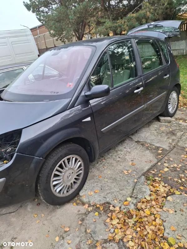 Renault Scenic - 1