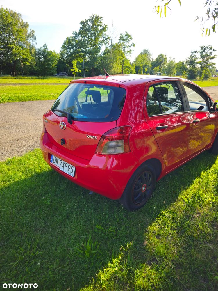 Toyota Yaris - 8