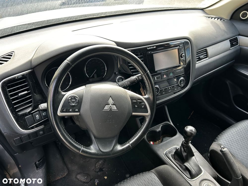 Mitsubishi Outlander - 21