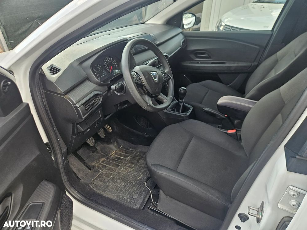 Dacia Logan TCe 90 Essential - 12