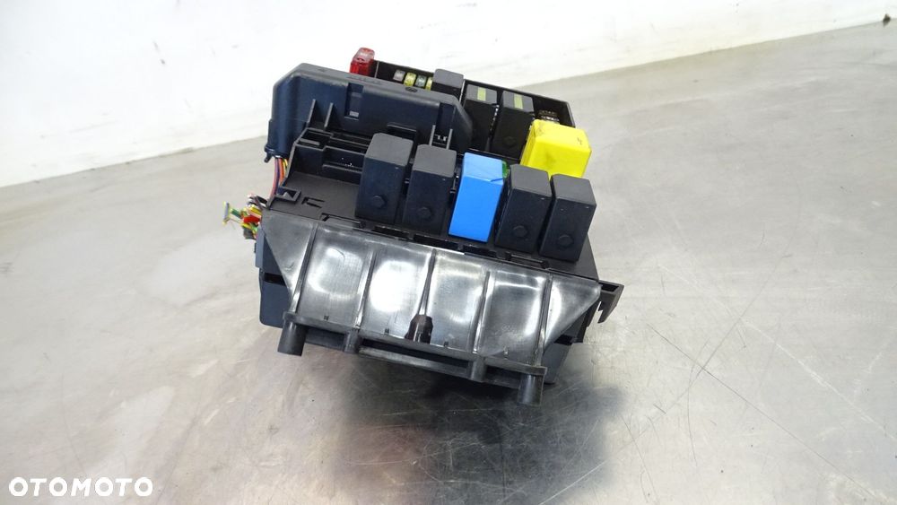 SKRZYNKA BEZPIECZNIKÓW SMART FORTWO I 0001683V001 - 4