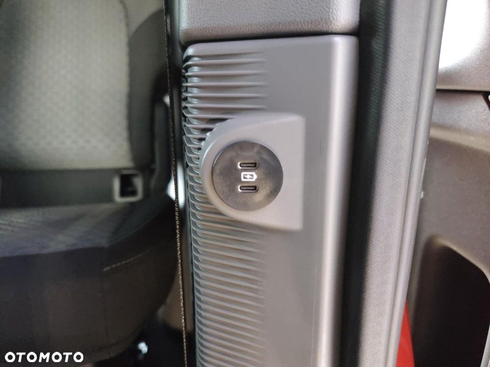 Volkswagen Caravelle - 28