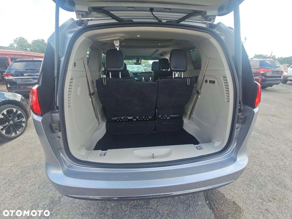 Chrysler Pacifica - 14