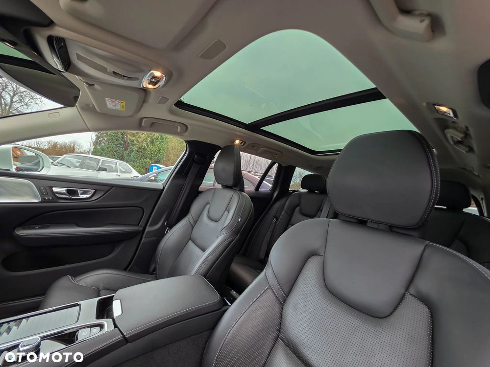 Volvo V60 T6 AWD Twin Engine Geartronic Inscription - 24