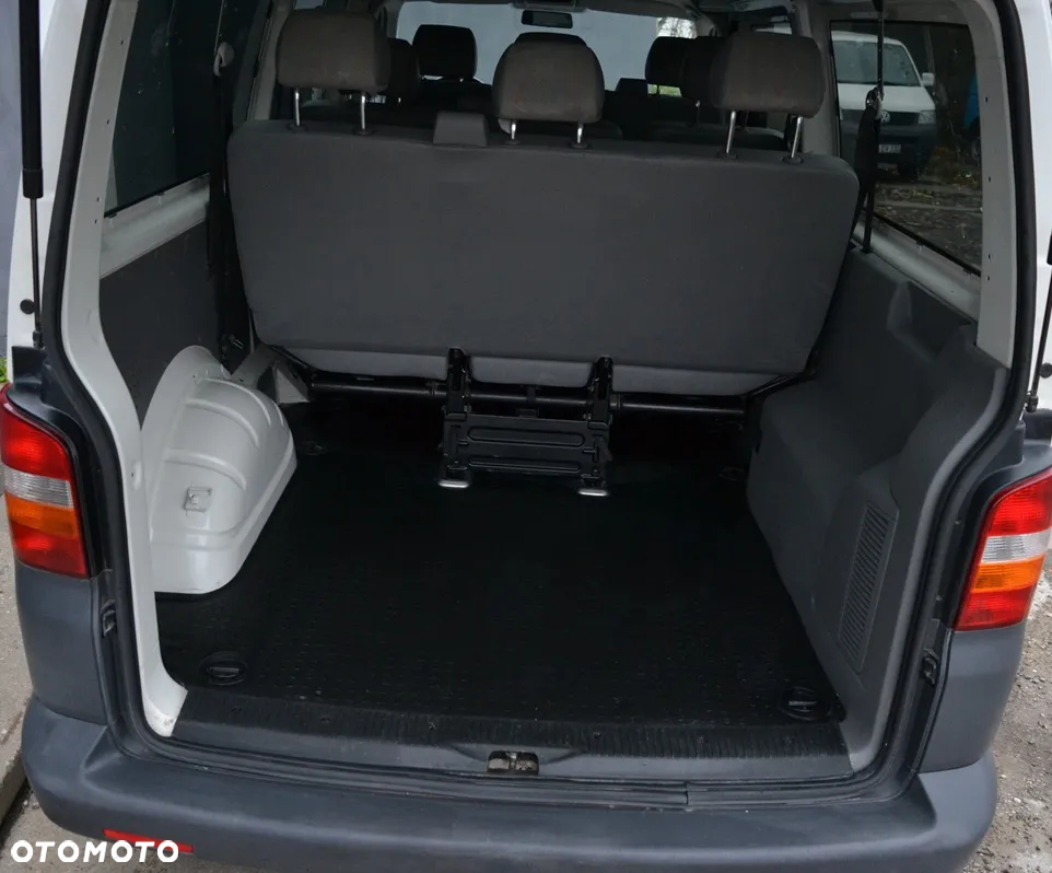 Volkswagen Transporter - 40