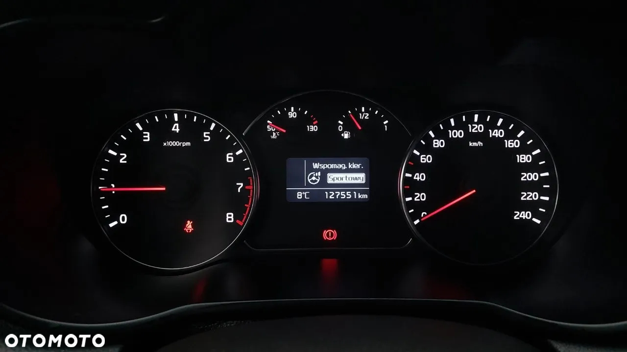Kia Carens 1.6 GDI M - 28