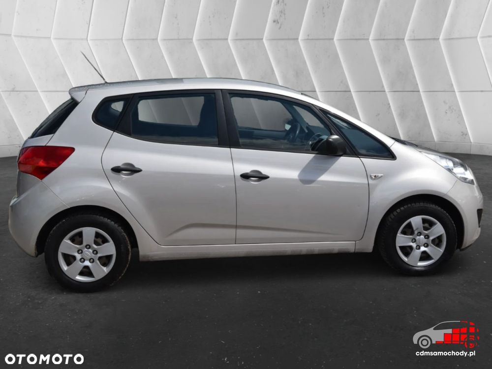 Kia Venga - 11