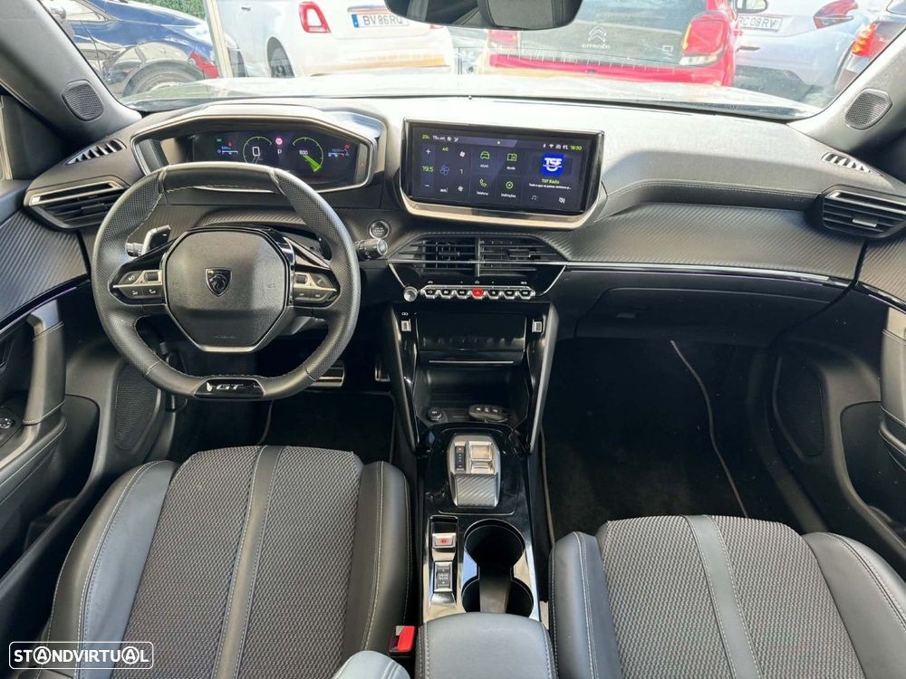 Peugeot 2008 1.2 PureTech GT EAT8 - 12