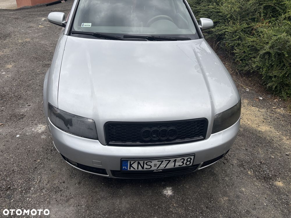 Audi A4 Limousine - 1