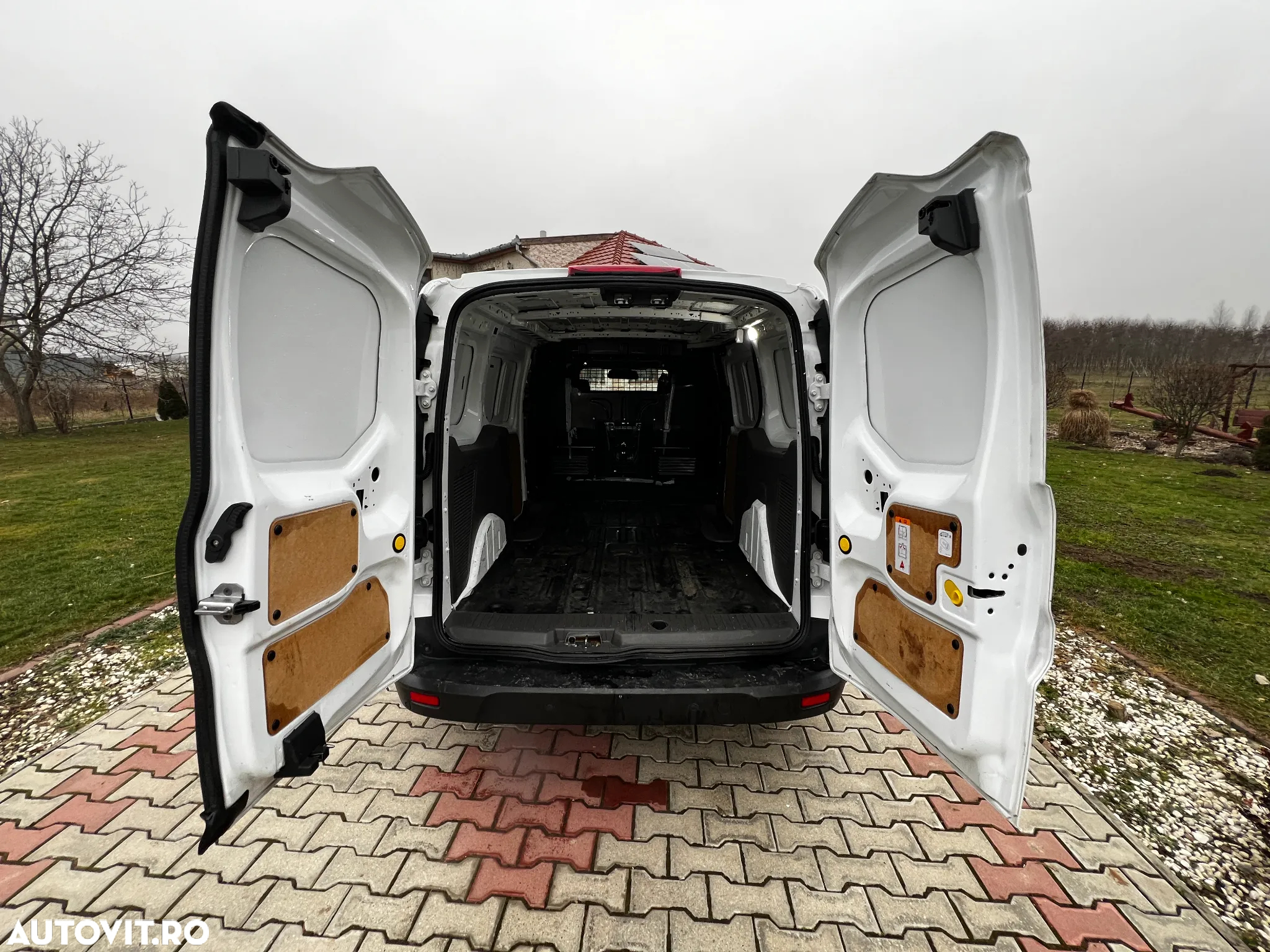 Ford Transit Connect - 24