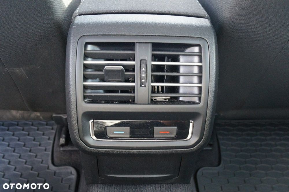 Volkswagen Passat - 23